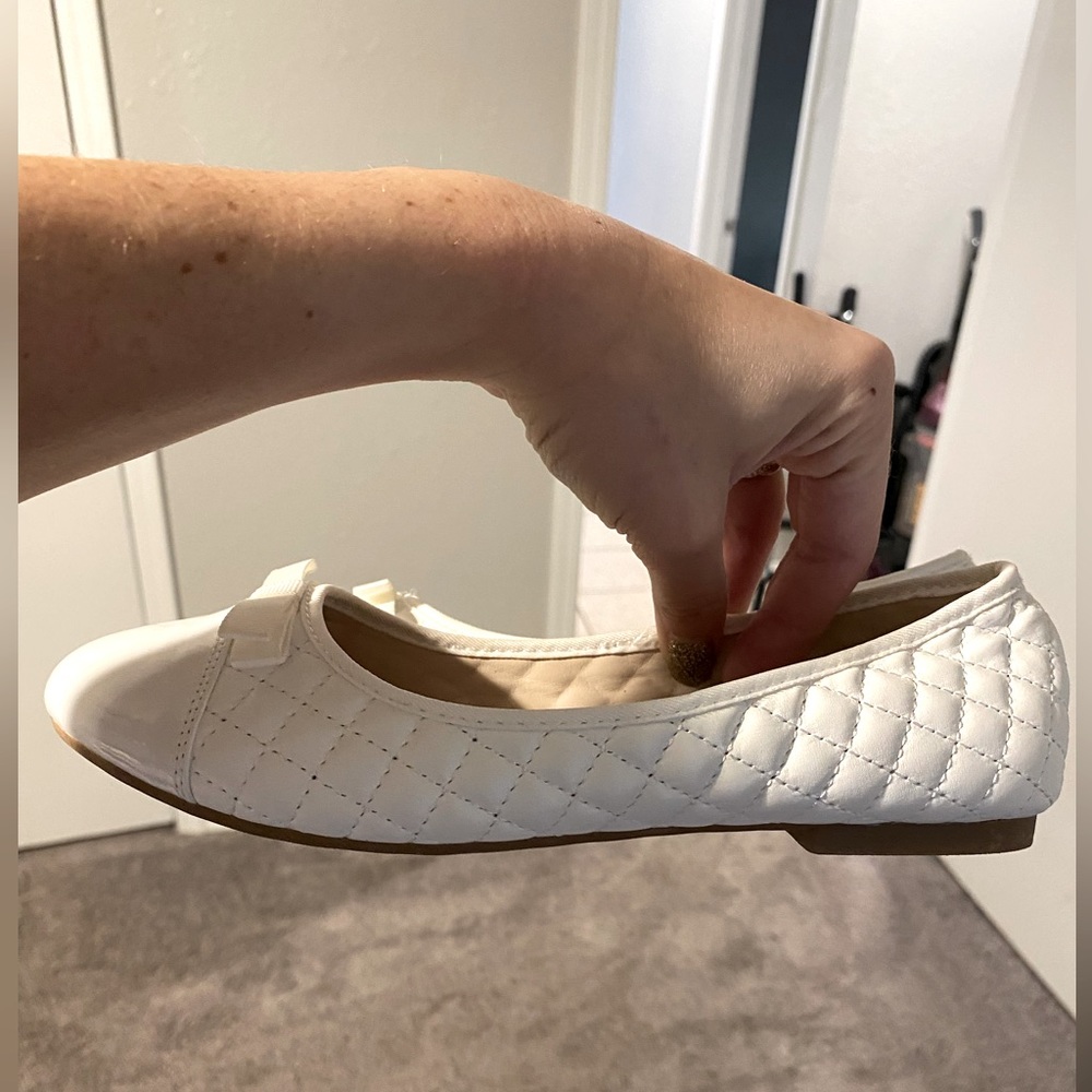 Girls dress flats